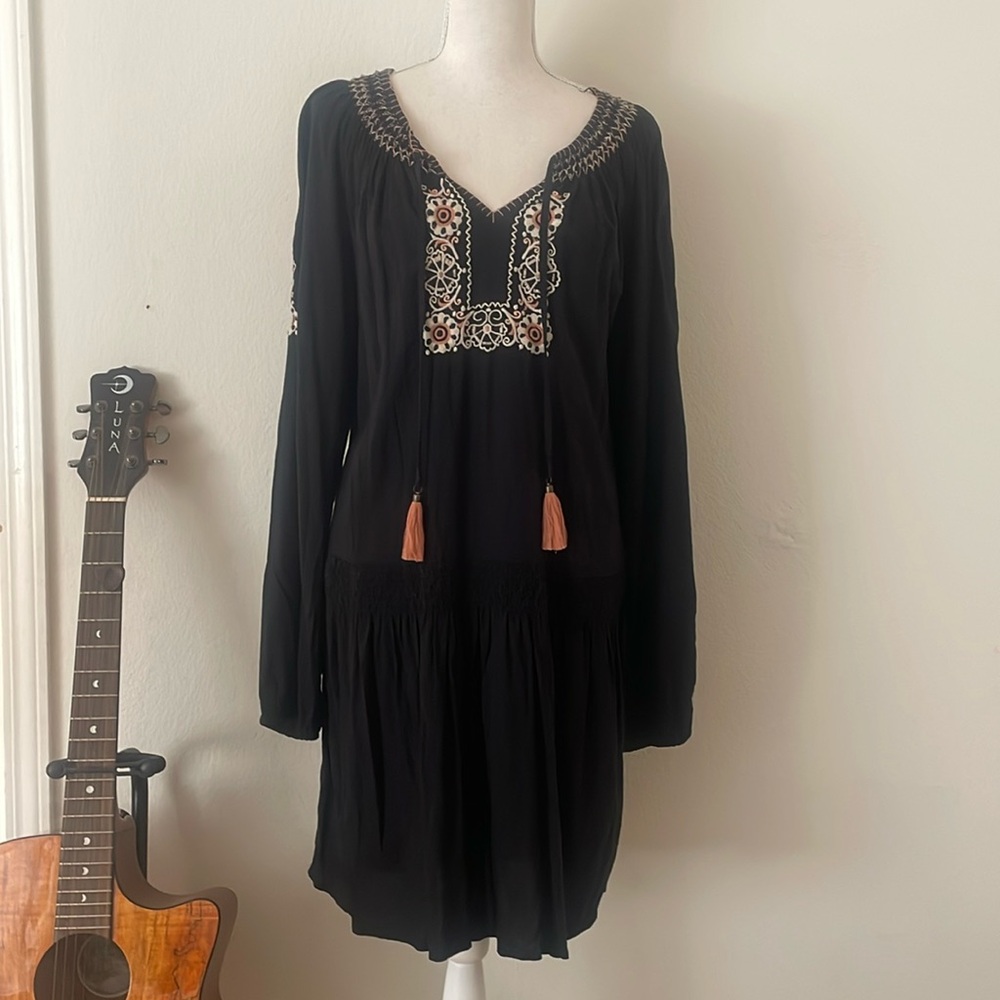 NEW W/ TAGS SANCTUARY EMBROIDERED BLACK DRESS Sz Medium
